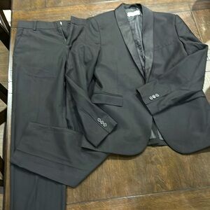 H&M Black boys 2-piece suit, size 12-13Y